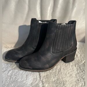Womens Black Buff Scratch Roan Barcelona Boots, Size 8